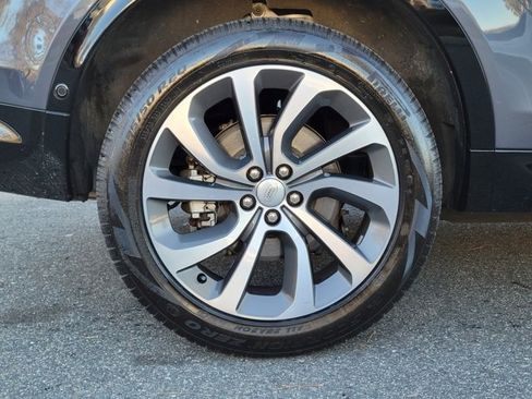 Used 2025 Land Rover Discovery Sport Dynamic SE image 14