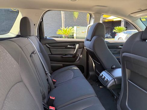 Used 2016 GMC Acadia SLE image 19