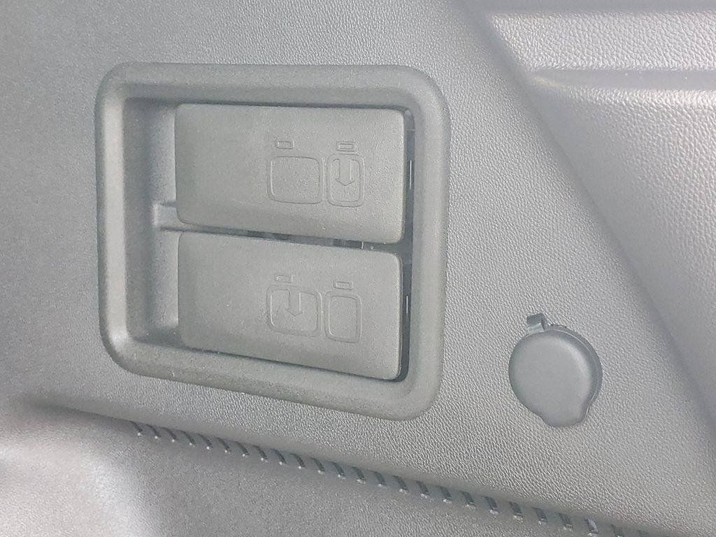 Used 2024 Chevrolet Equinox LT w/ LPO, Floor Liner Package FWD image 30