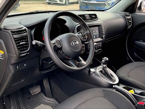 Used 2017 Kia Soul + w/ UVO Package image 15