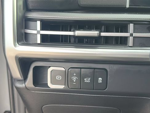 Used 2025 Hyundai Santa Fe SE FWD image 20