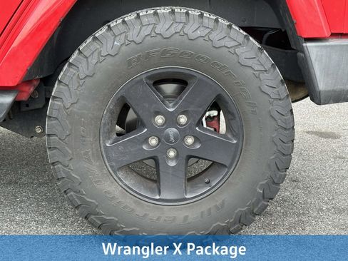 Used 2015 Jeep Wrangler Unlimited Sahara image 8