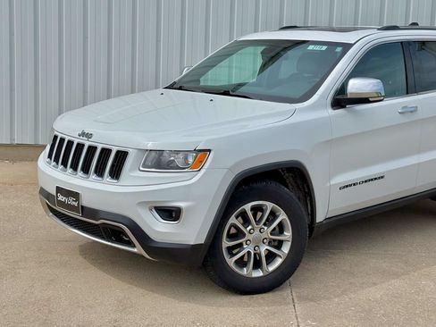 Used 2015 Jeep Grand Cherokee Limited AWD/4WD image 2