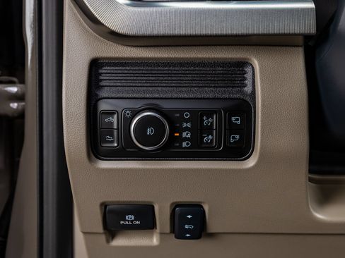 Used 2026 Ford F250 Platinum w/ Platinum Plus Package AWD/4WD image 22