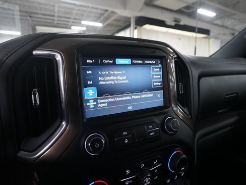 Certified 2022 Chevrolet Silverado 2500 High Country w/ Z71 Off-Road Package image 6