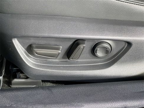 Used 2025 Toyota Camry LE image 12