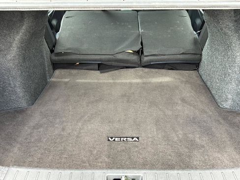 Used 2025 Nissan Versa SV FWD image 9