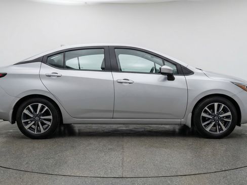 Used 2025 Nissan Versa SV image 8