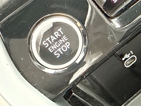 Certified 2025 Audi Q5 Premium w/ Convenience Package image 37