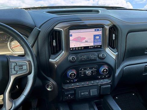 Used 2022 Chevrolet Silverado 1500 High Country w/ Technology Package image 10