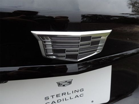 New 2026 Cadillac XT5 Luxury w/ LPO, ONYX Package image 10