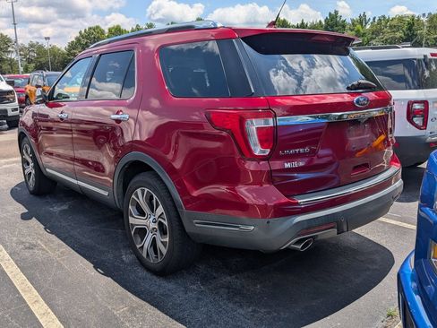 Used 2019 Ford Explorer Limited w/ Limited Luxury Package FWD image 6