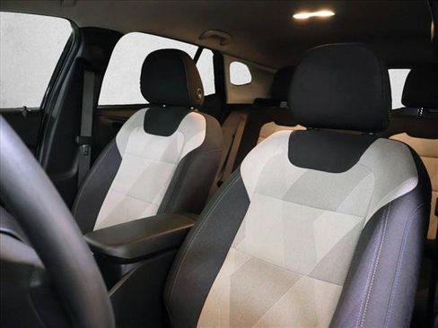 Used 2024 Chevrolet Trax LS w/ LS Convenience Package FWD image 13