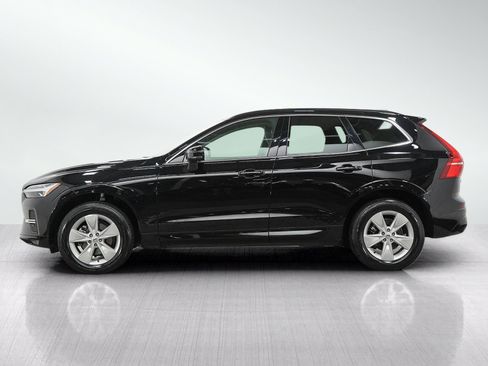 Used 2022 Volvo XC60 B5 Momentum AWD/4WD image 2