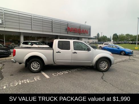 Used 2016 Nissan Frontier SV w/ SV Value Truck Package AWD/4WD image 2