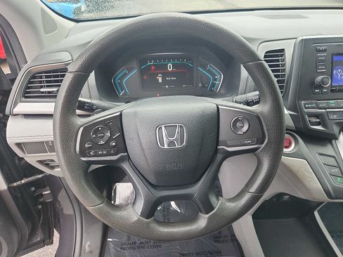 Used 2018 Honda Odyssey LX image 19