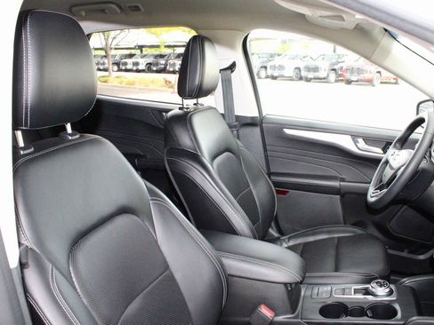 Used 2022 Ford Escape SEL image 39