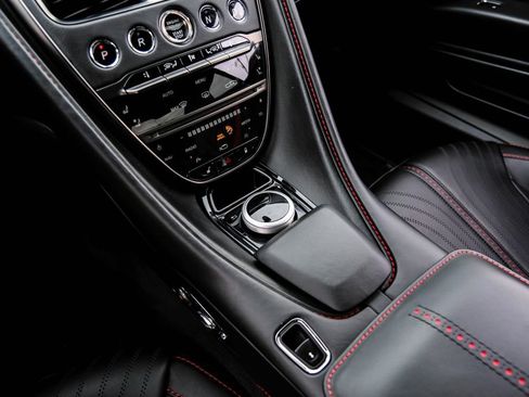 Used 2020 Aston Martin DB11 Coupe RWD image 24