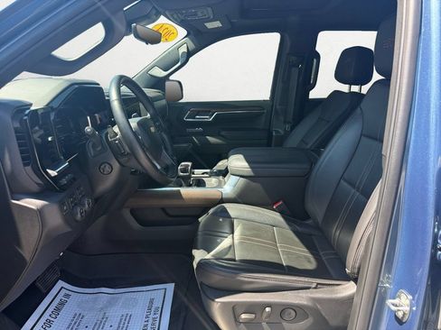 Used 2024 Chevrolet Silverado 1500 High Country w/ High Country Premium Package AWD/4WD image 9