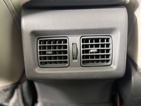 Used 2022 Toyota Camry XLE FWD image 15