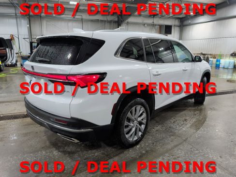 Used 2025 Buick Enclave Preferred w/ Power Package AWD/4WD image 3