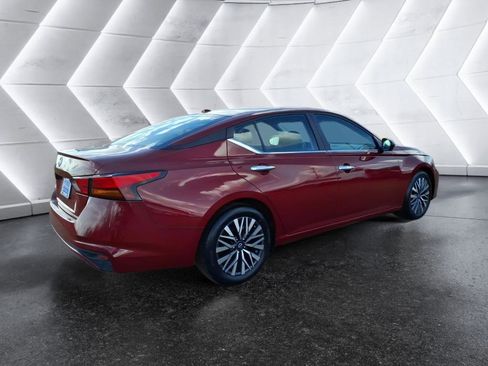 Used 2025 Nissan Altima 2.5 SV image 5