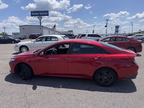 Certified 2021 Hyundai Elantra SEL FWD image 5