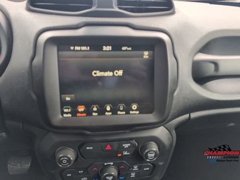Used 2023 Jeep Renegade Latitude AWD/4WD image 18