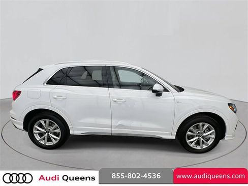 Used 2023 Audi Q3 2.0T Premium w/ Convenience Package image 4