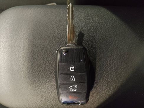 Used 2016 Kia Forte LX image 32