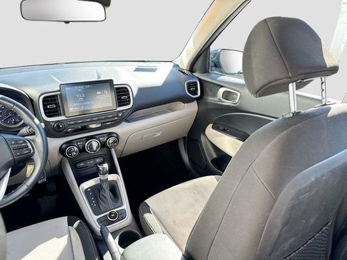Used 2022 Hyundai Venue SEL FWD image 22