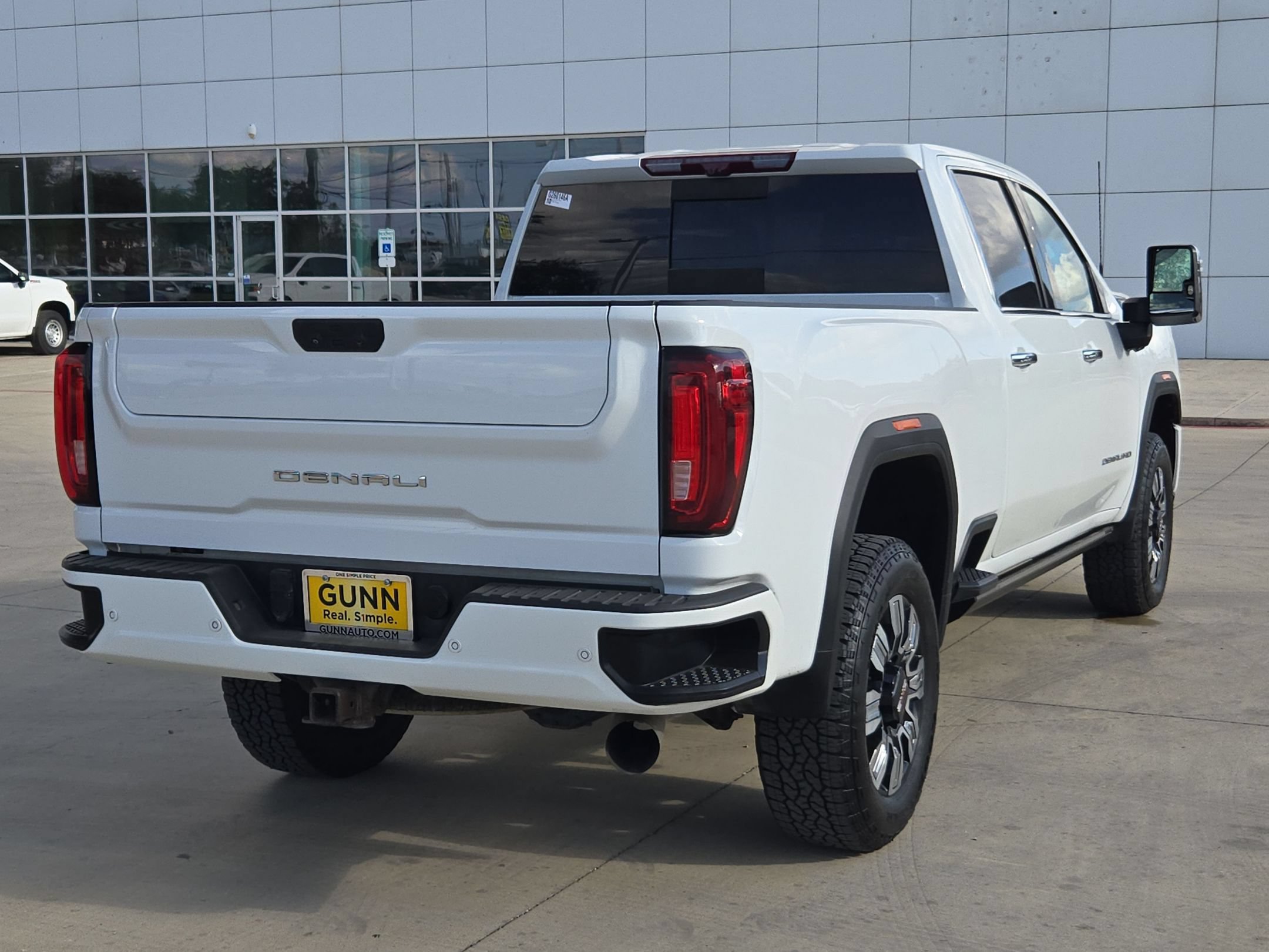 Used 2022 GMC Sierra 2500 Denali AWD/4WD image 3