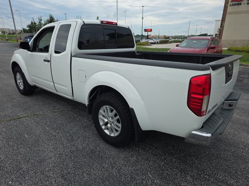 Used 2019 Nissan Frontier SV RWD image 6