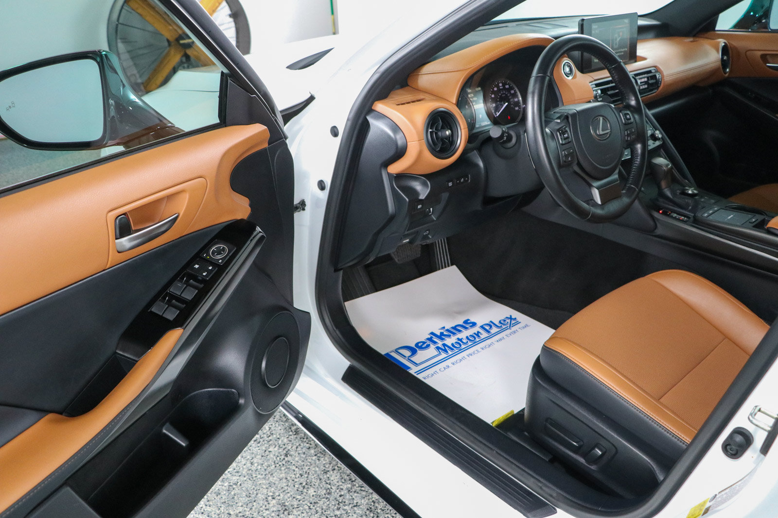 Used 2025 Lexus IS 350 F Sport w/ Accessory Package 2 RWD image 3