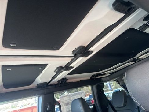 New 2025 Ford Bronco Badlands image 15