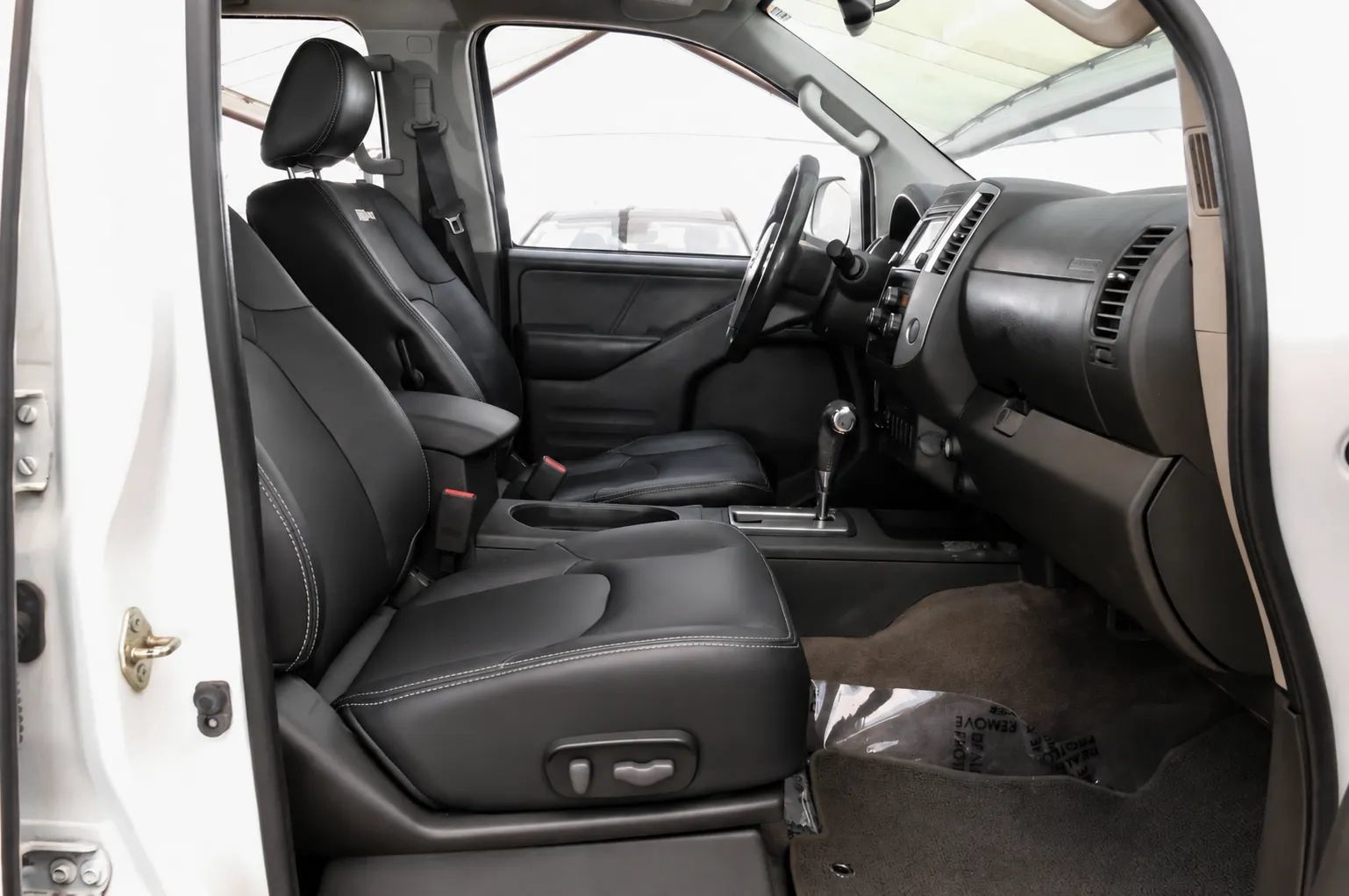 Used 2016 Nissan Frontier PRO-4X w/ Pro-4x Luxury Package AWD/4WD image 38