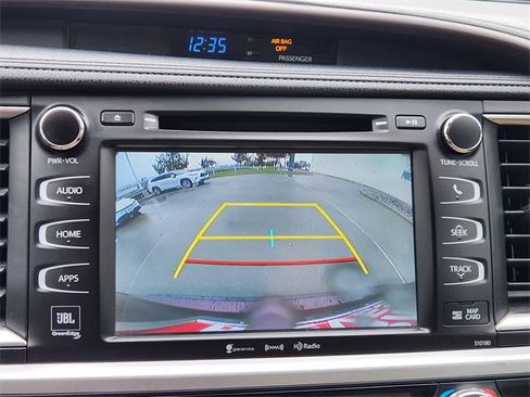 Used 2018 Toyota Highlander Limited image 13