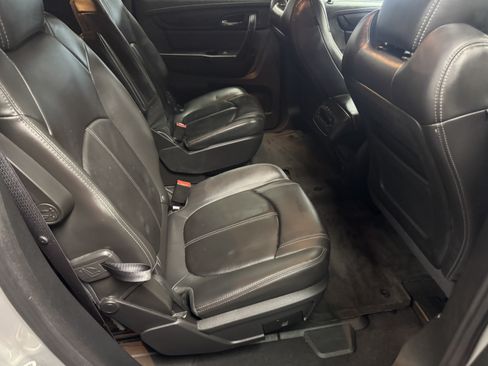 Used 2015 Chevrolet Traverse LT FWD image 12