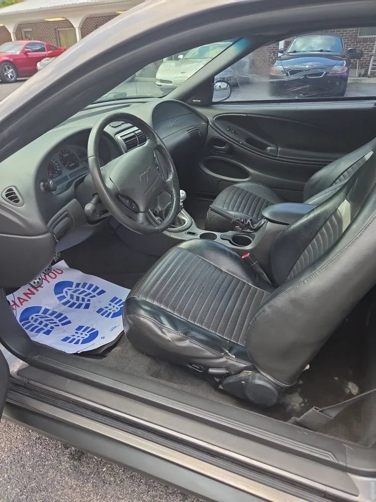 Used 2004 Ford Mustang Mach 1 RWD image 8