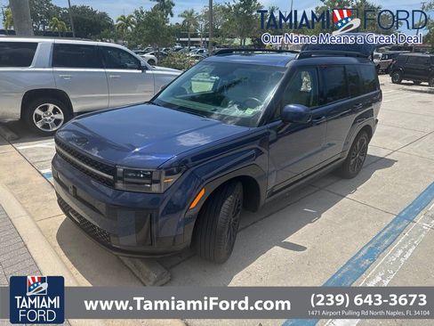Used 2025 Hyundai Santa Fe Calligraphy AWD/4WD image 1