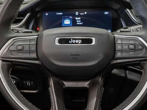 Certified 2024 Jeep Grand Cherokee Altitude AWD/4WD image 12