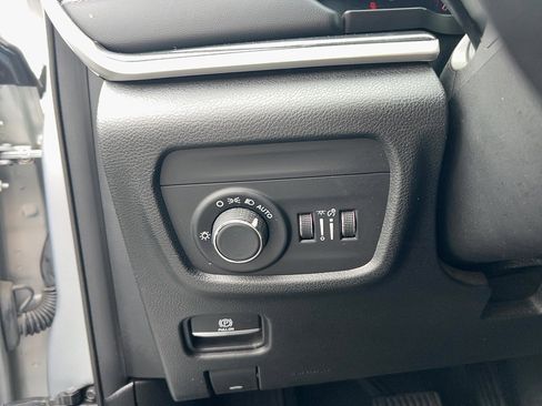 Used 2021 Jeep Grand Cherokee L Laredo AWD/4WD image 13