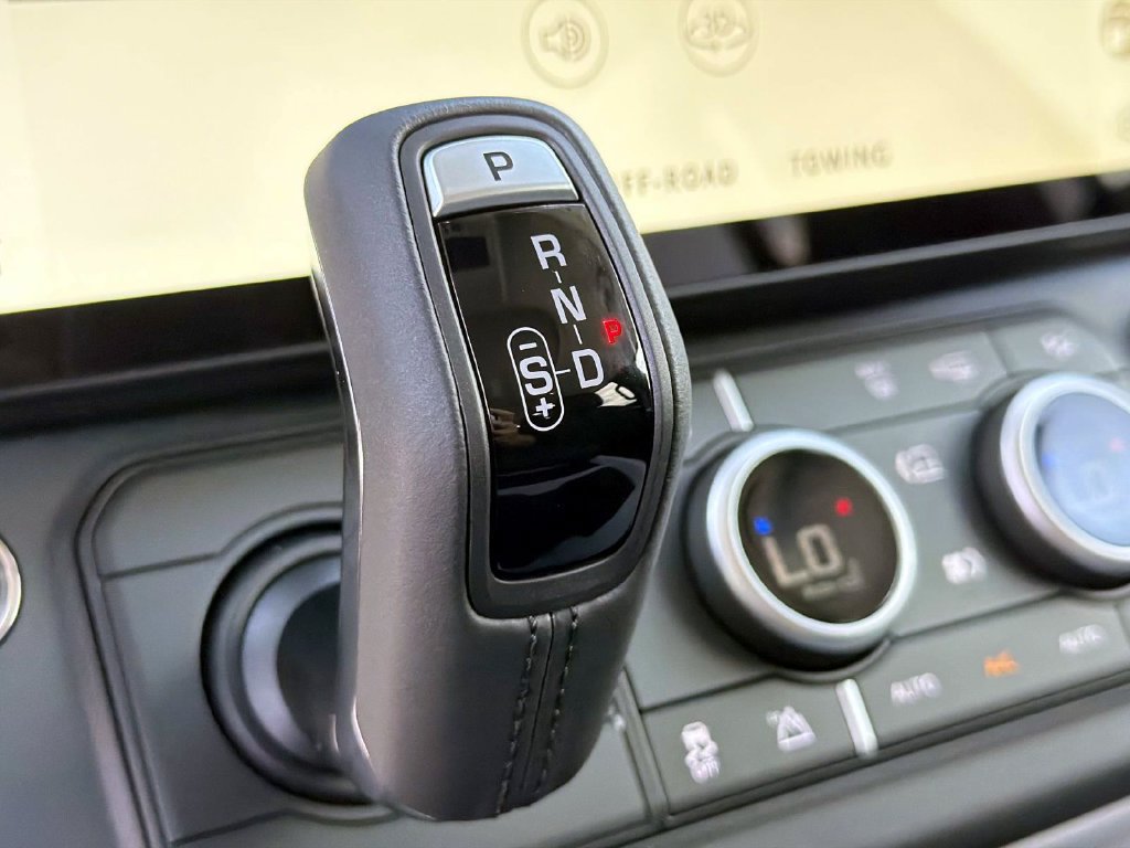 New 2026 Land Rover Defender 110 S AWD/4WD image 27