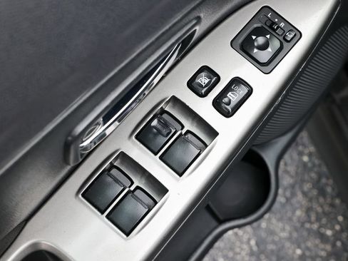 Used 2019 Mitsubishi Outlander Sport SE FWD image 5