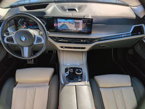 Certified 2024 BMW X7 xDrive40i w/ Executive Package image 29