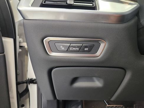 Used 2025 BMW X7 xDrive40i AWD/4WD image 21