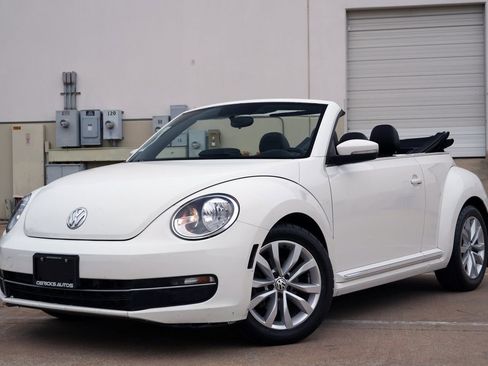 Used 2013 Volkswagen Beetle TDI FWD image 2