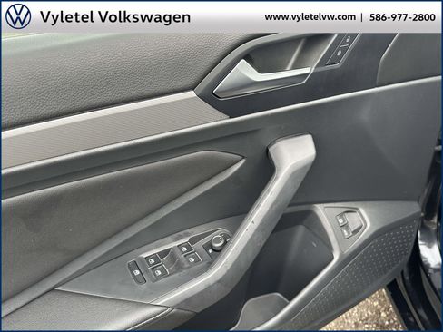 Used 2022 Volkswagen Jetta Sport image 14