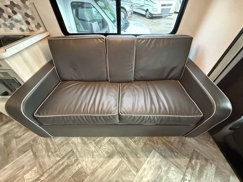 Used 2022 Ford E-450 and Econoline 450 Super Duty w/ Motorhome Prep Package image 20