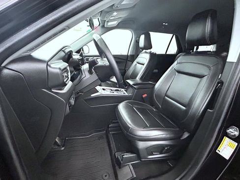 Used 2023 Ford Explorer XLT w/ Equipment Group 202A image 10